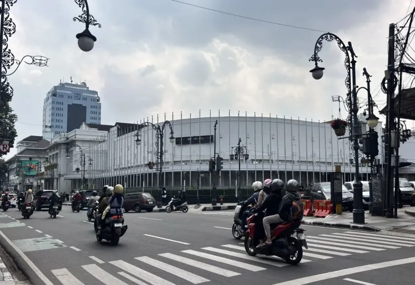 Arsip - Kawasan Jalan Asia-Afrika, Kota Bandung, Jawa Barat. 