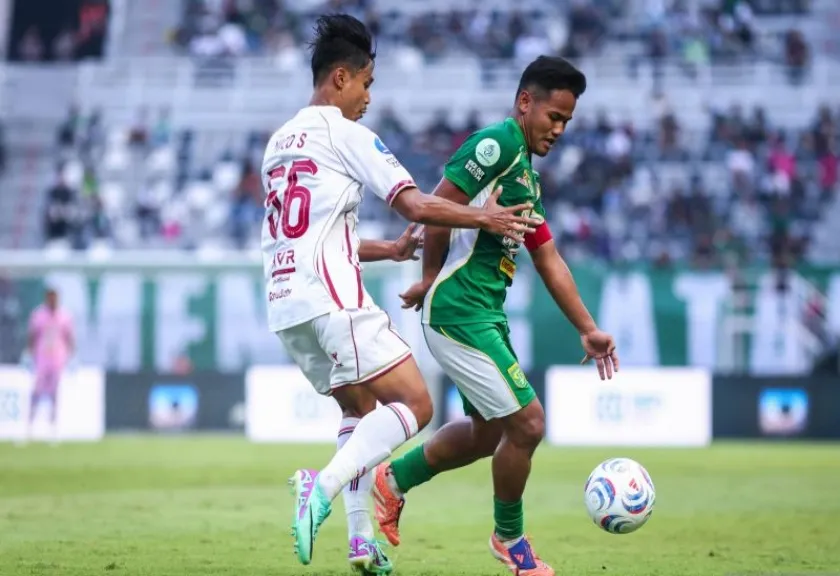 Persebaya Surabaya vs Garudayaksa FC match at GBT Stadium Surabaya